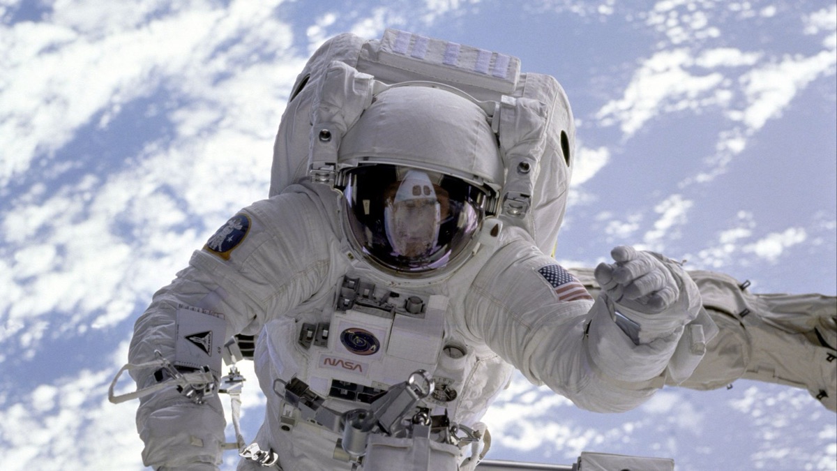 5 Incredible Qualifications You Need To Become An Astronaut